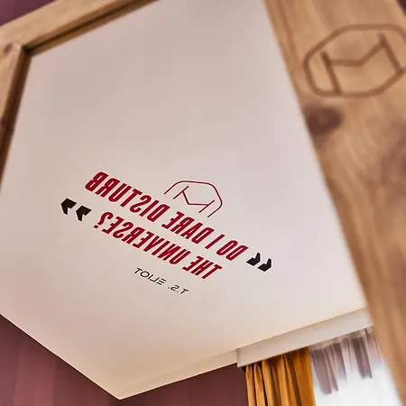 Отель The Modernist 4*