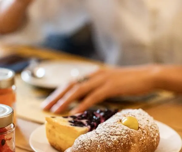 Hotel The Modernist 4*